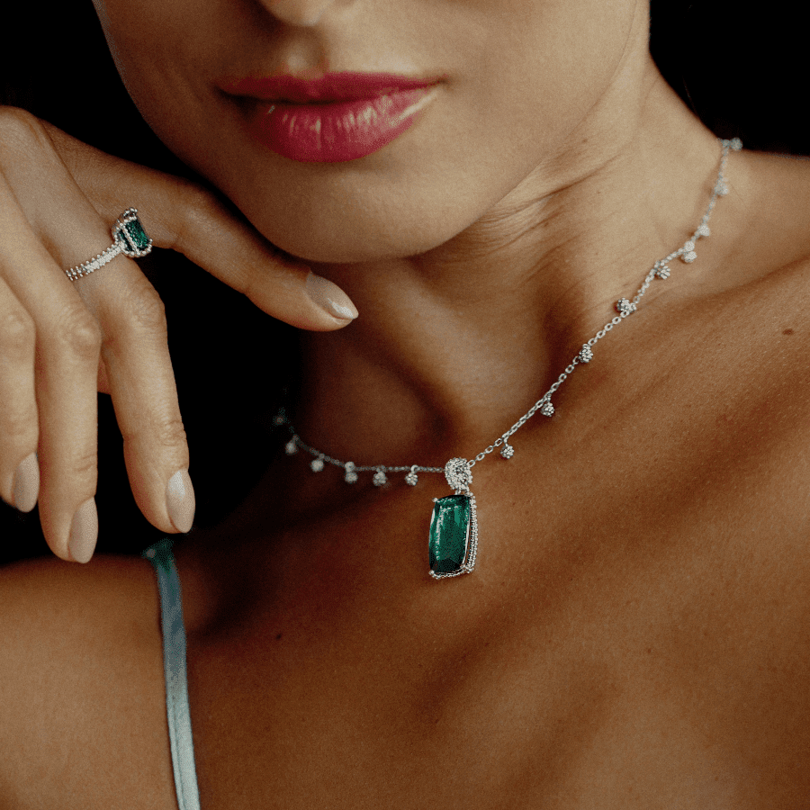 Dicas de como utilizar colares nos dias frios Dicas de como utilizar colares nos dias frios