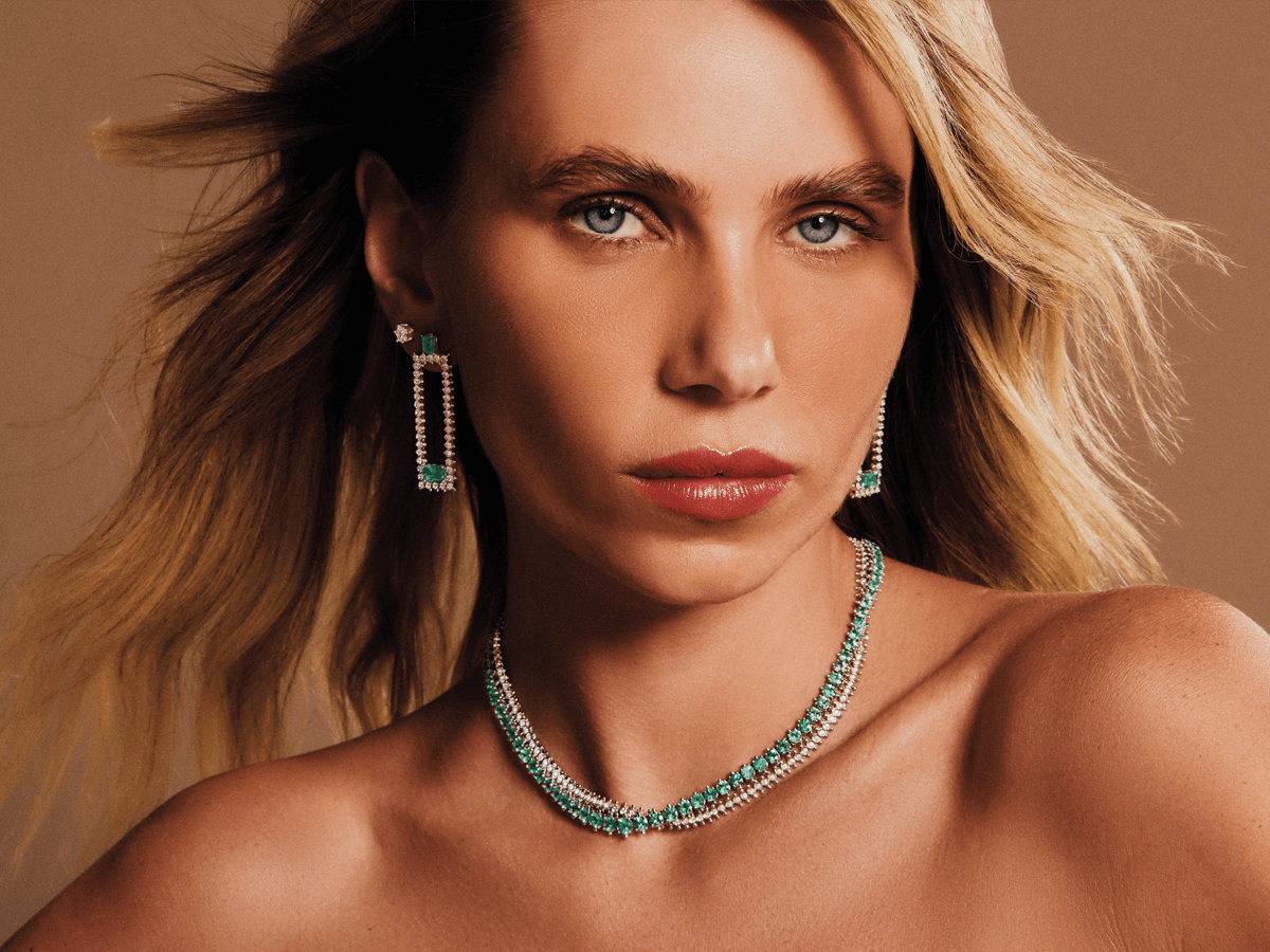 Coleção Florescer de Carla Amorim, joias em ouro com técnica Vitraux